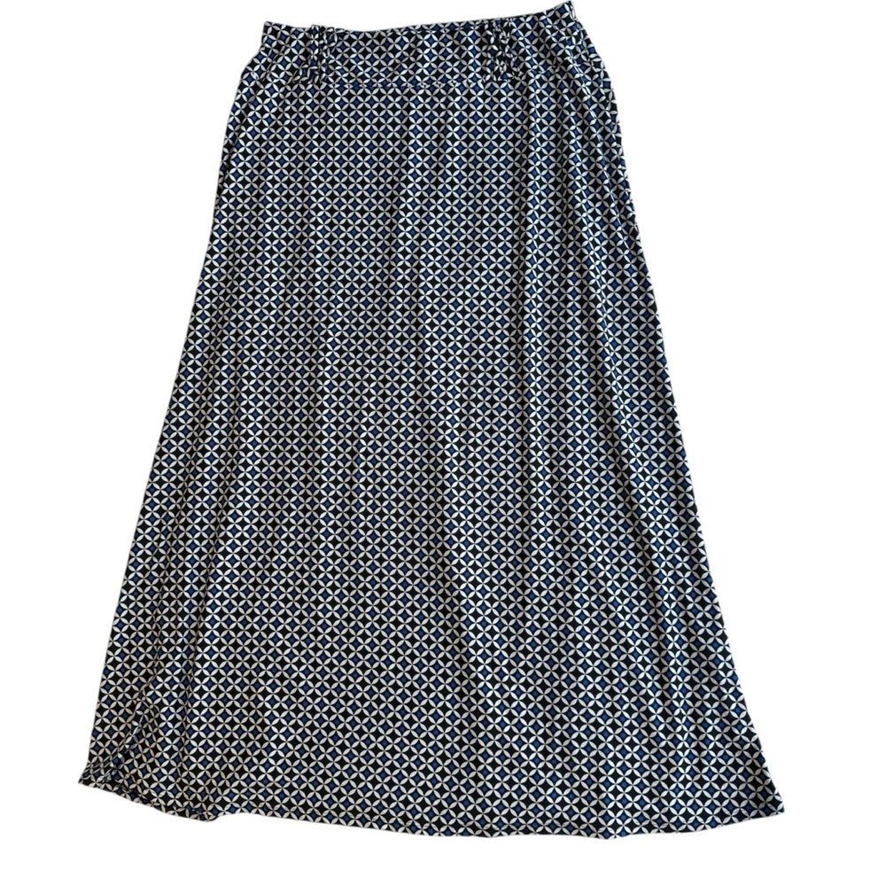 Elegant Black and White Patterned Skirt